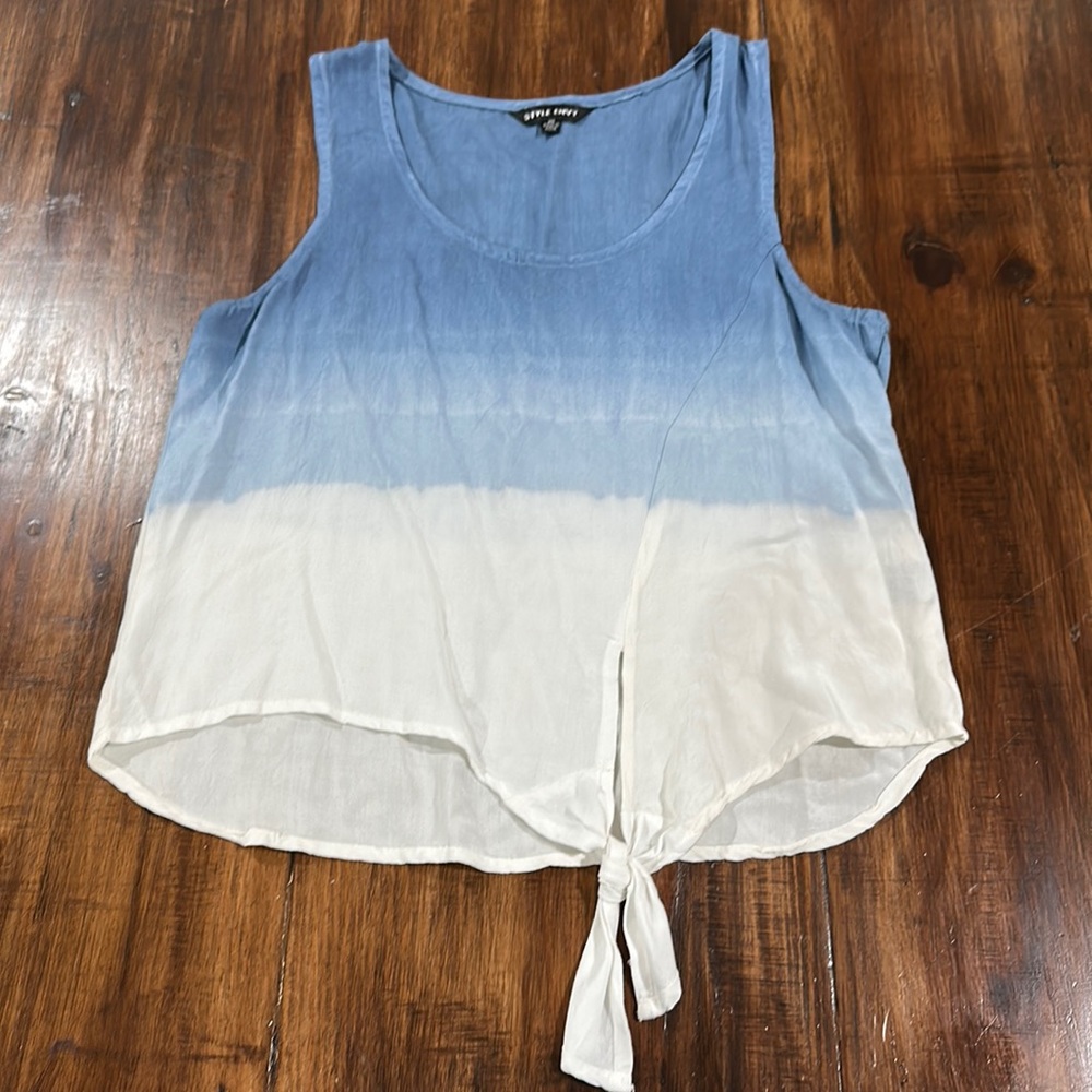 Sleeveless Crop Top Tie in front blue and white Size M